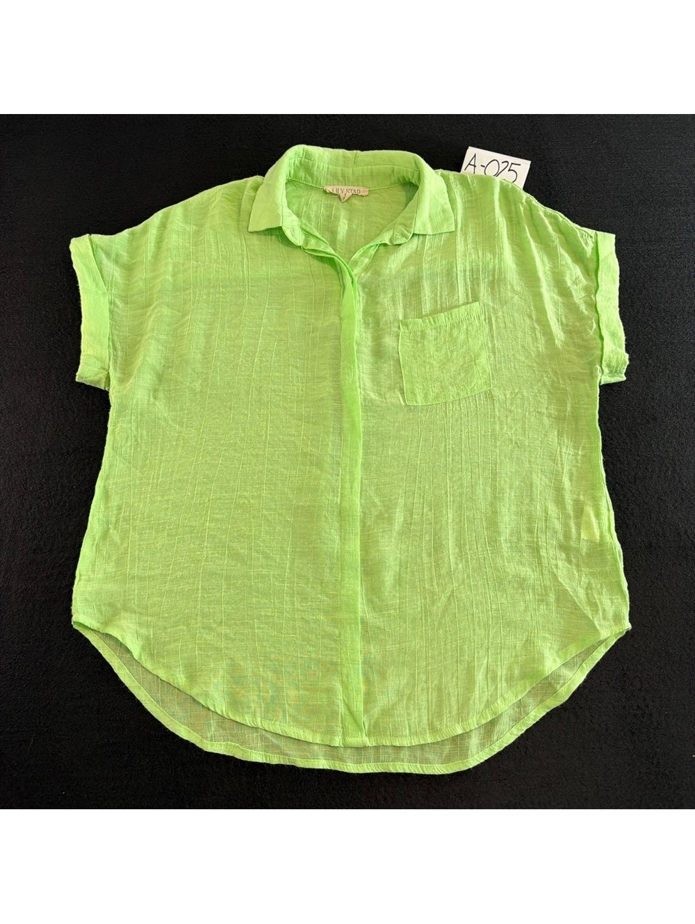 Lily Star Women’s Lime Green Button Front Blouse Medium Short Sleeve Rayon Blend